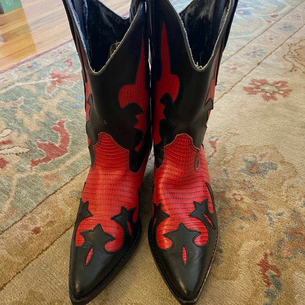 VINTAGE red and black cowgirl boots